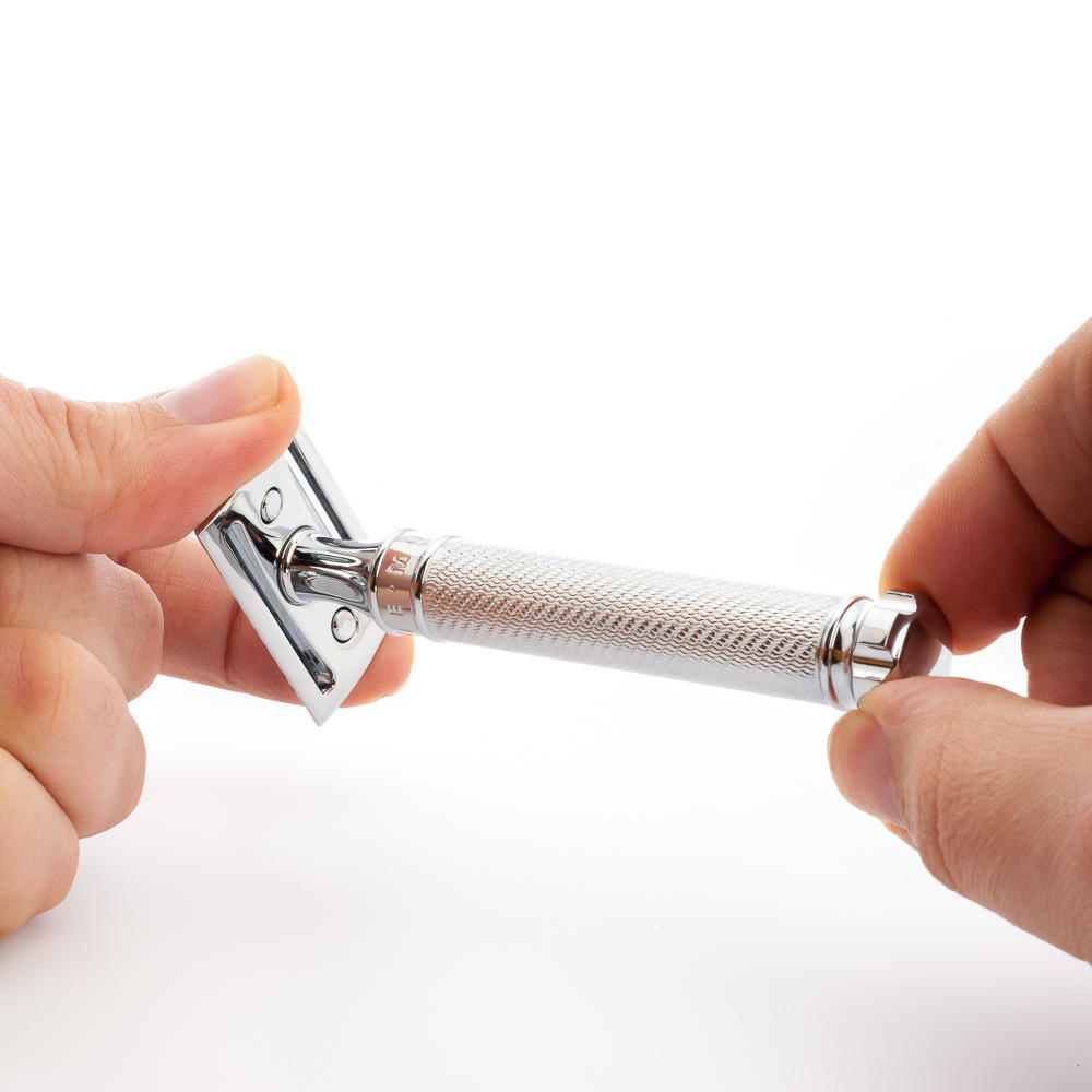 Muhle: Traditional R89 Chrome 'Twist' Safety Razor (Closed Comb)