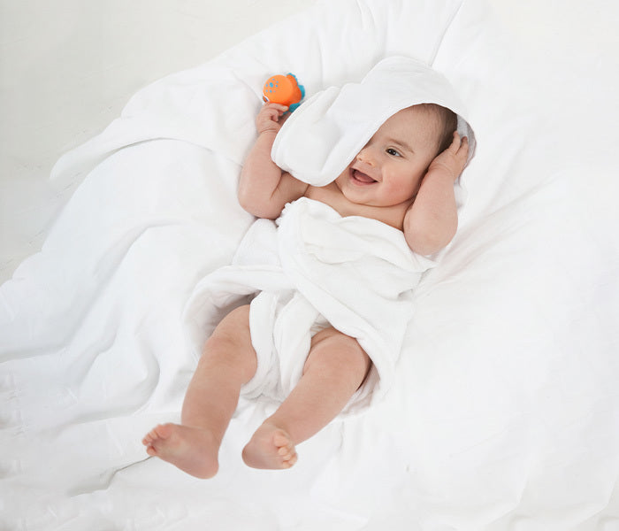 Mum 2 Mum: Hooded Towel - White