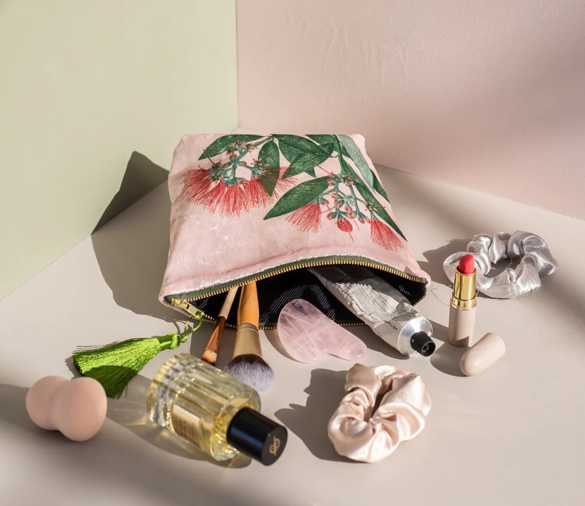 100% NZ: Vintage Botanical Pohutukawa Velvet Cosmetic Bag