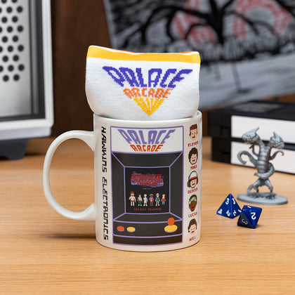 Paladone: Stranger Things Mug & Socks Set (Size: UK 7-11)